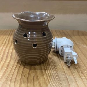 Used Groovy Brown Scentsy Plug In